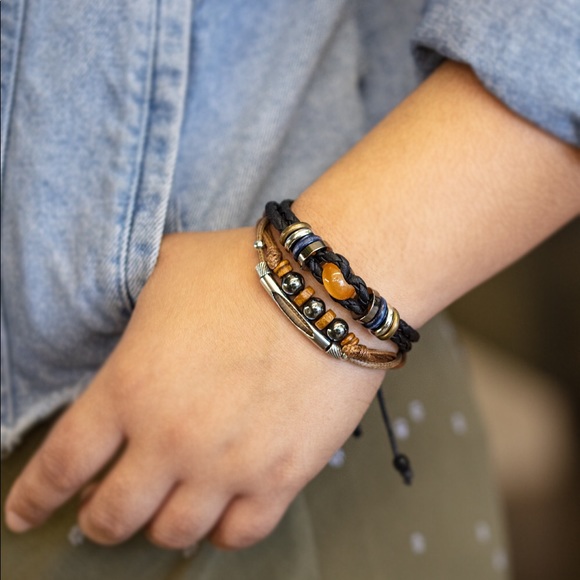 Bracelets and earrings set - Picture 3 of 4